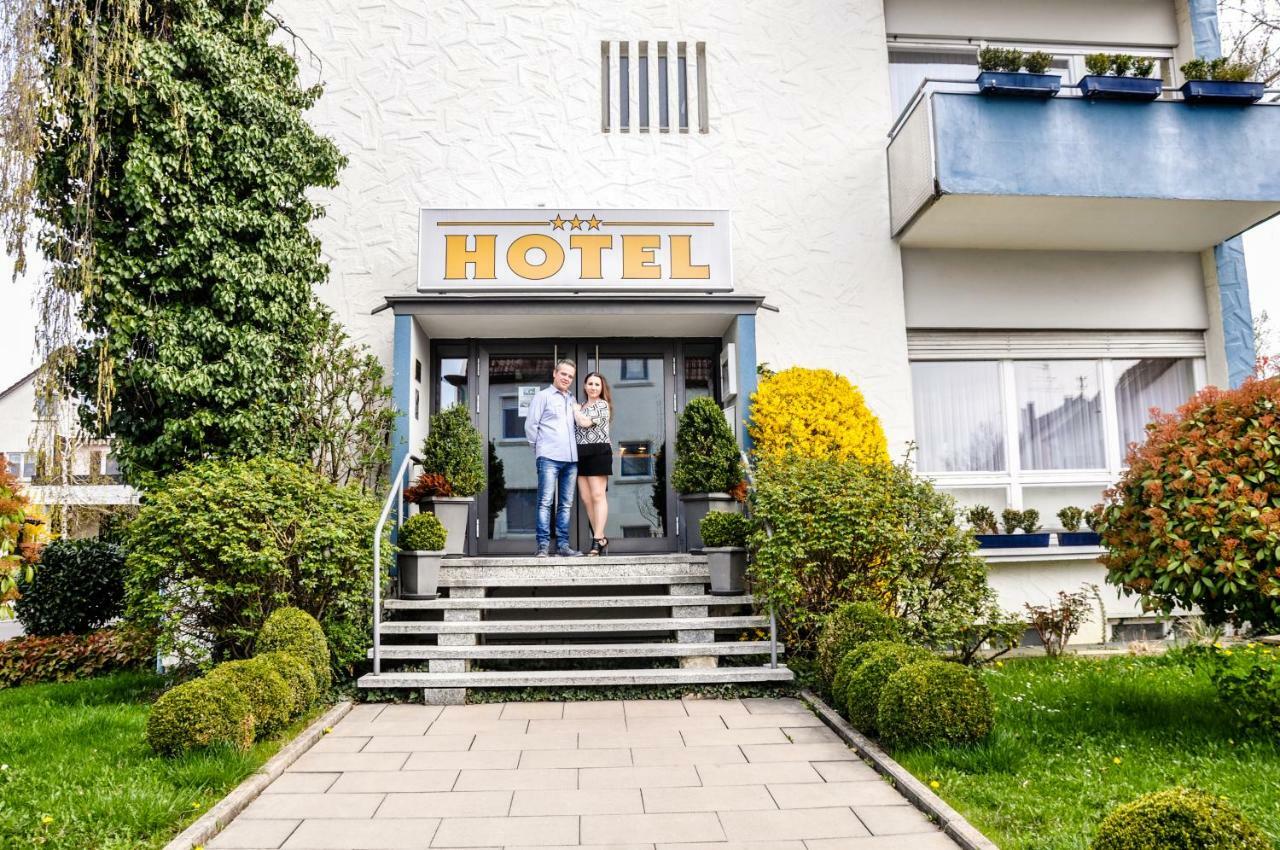 Hotel Garni Metzingen  Extérieur photo